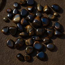 Load image into Gallery viewer, Hawk Eye Tumble (blue tigers eye)
