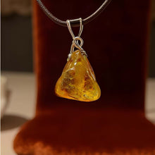 Load image into Gallery viewer, Crystal pendants on cord
